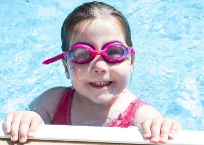 Fünf einfache Wasserspiele für Kinder